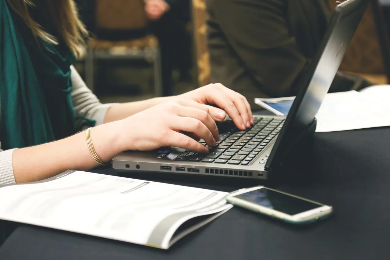 Setting up an email signature