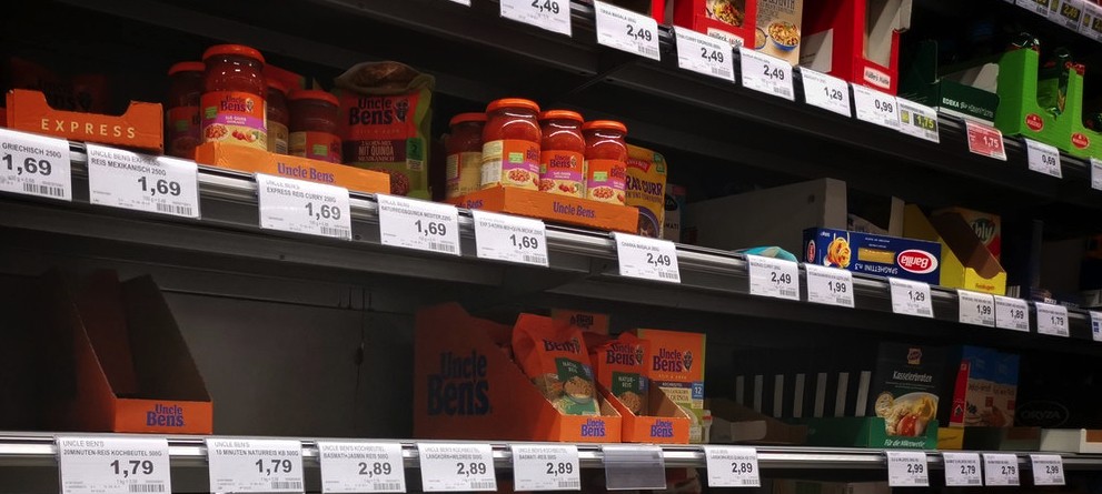 Price on display for Uncle Bens Rice